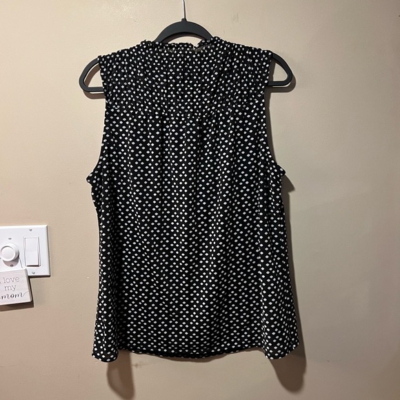 INC International Concepts Black & White Sleeveless Top - Picture 6 of 9